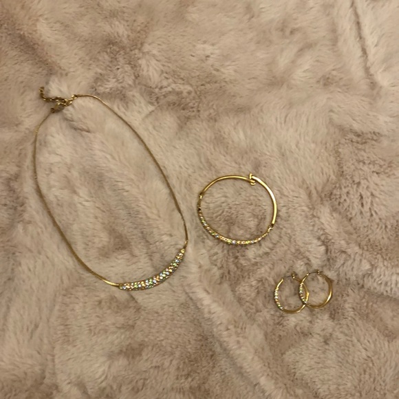 Jewelry Set - Picture 2 of 3